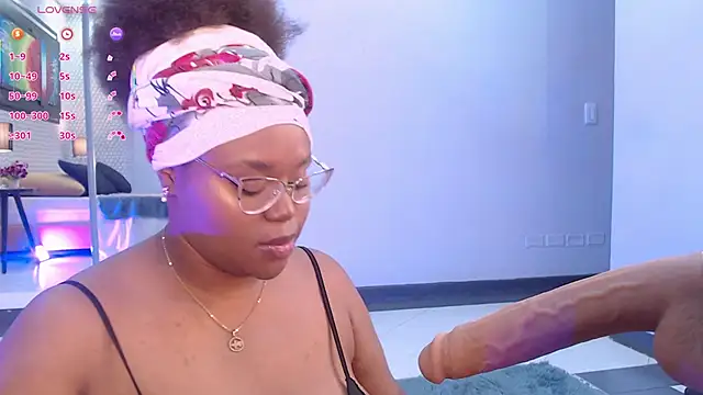 Snapshot of Makena_gh chatting on January 2025 03:54:02 AM Makena gh online show from January 2025 03:54:02 AM