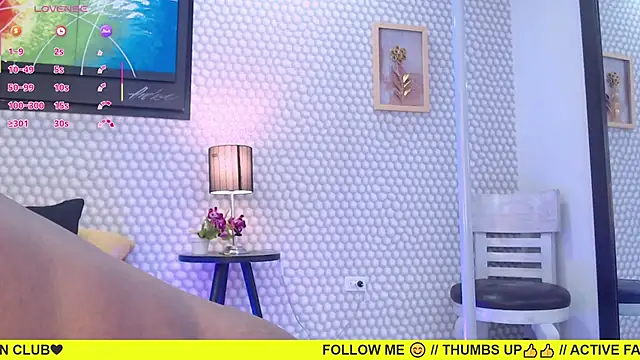 Snapshot of Makena_gh chatting on January 2025 07:04:02 AM Makena gh online show from January 2025 07:04:02 AM