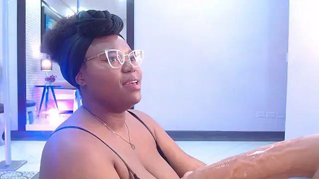 Snapshot of Makena_gh chatting on February 2025 04:04:01 AM Makena gh online show from February 2025 04:04:01 AM