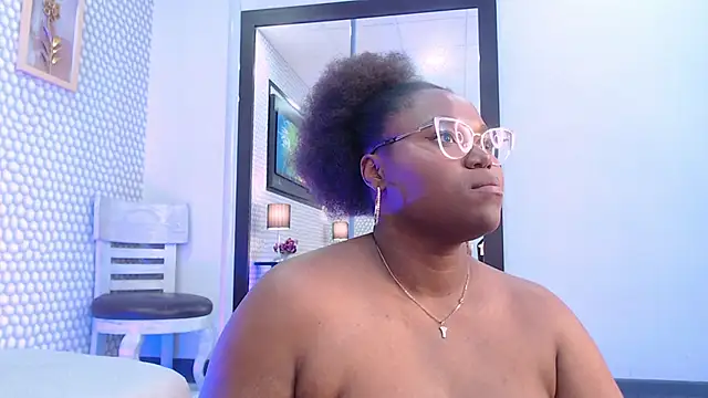 Snapshot of Makena_gh chatting on February 2025 09:43:01 AM Makena gh online show from February 2025 09:43:01 AM