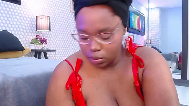 Snapshot of Makena_gh chatting on February 2025 03:22:01 AM Makena gh online show from February 2025 03:22:01 AM