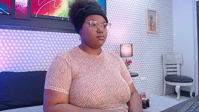 Snapshot of Makena_gh chatting on February 2025 03:04:02 AM Makena gh online show from February 2025 03:04:02 AM