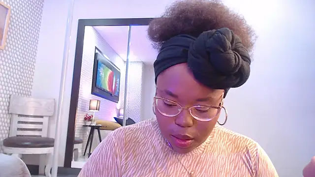 Snapshot of Makena_gh chatting on February 2025 03:52:02 AM Makena gh online show from February 2025 03:52:02 AM