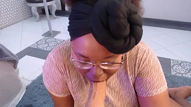 Snapshot of Makena_gh chatting on February 2025 06:58:02 AM Makena gh online show from February 2025 06:58:02 AM