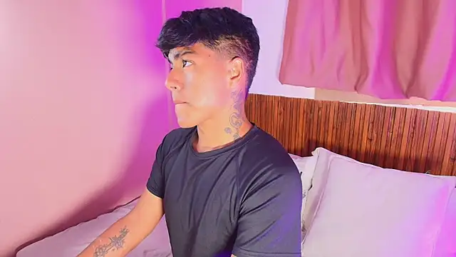 kiing azahell online show from March 2026 09:36:01 PM