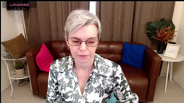 Cutie Erikaa1 online show from March 2025 05:33:02 AM