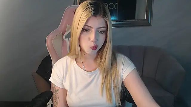 Kitty fox b online show from January 2025 06:49:01 PM