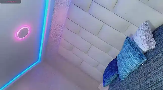 Snapshot of Hallyhott chatting on February 2025 07:42:02 AM Hallyhott online show from February 2025 07:42:02 AM