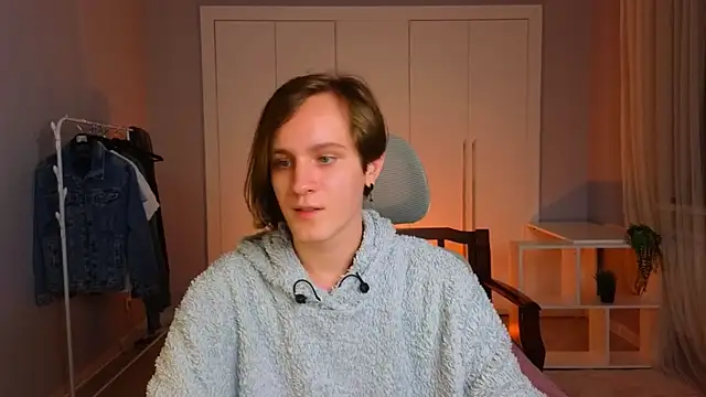 Snapshot of nikompell chatting on March 2025 07:25:01 PM nikompell online show from March 2025 07:25:01 PM