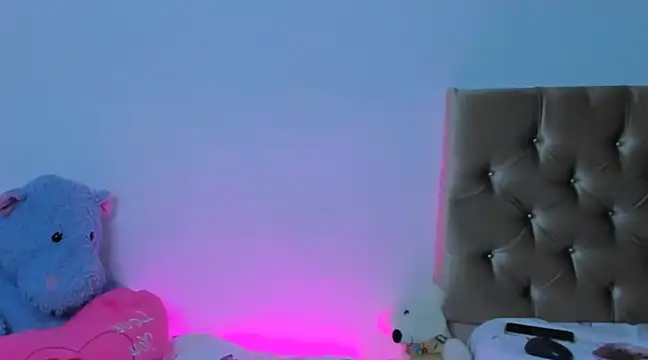 StassieBell online show from February 2025 04:00:02 AM