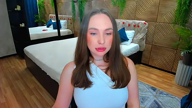 Snapshot of TrueReincarnation chatting on June 2026 07:35:02 PM TrueReincarnation online show from June 2026 07:35:02 PM