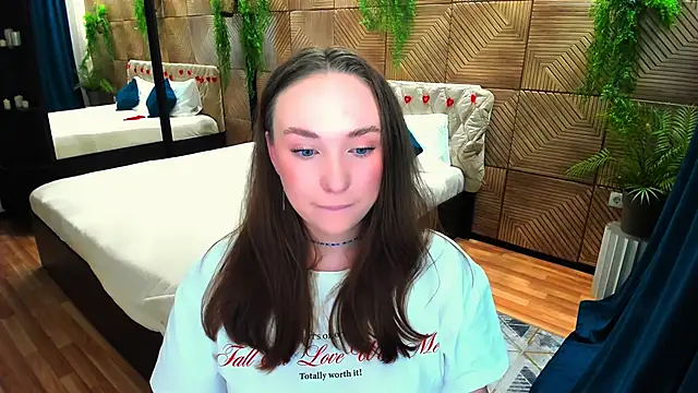 Snapshot of TrueReincarnation chatting on June 2026 07:11:01 AM TrueReincarnation online show from June 2026 07:11:01 AM