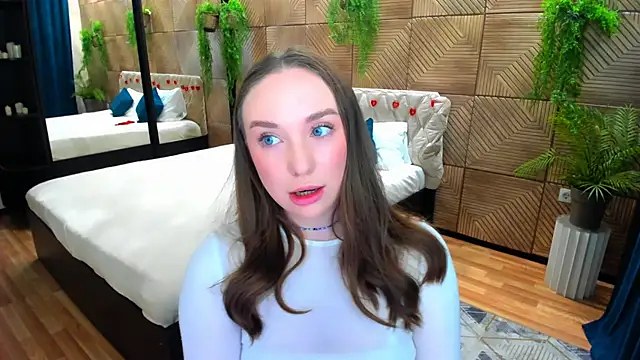 Snapshot of TrueReincarnation chatting on June 2026 10:25:01 AM TrueReincarnation online show from June 2026 10:25:01 AM