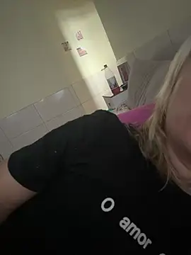 Snapshot of Bia_sexynovaes chatting on February 2025 06:15:02 PM Bia sexynovaes online show from February 2025 06:15:02 PM