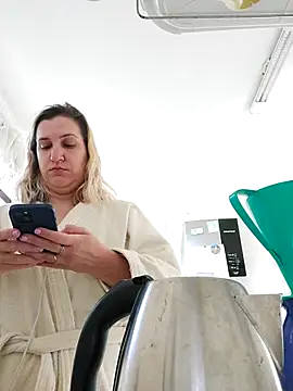 Snapshot of Bia_sexynovaes chatting on October 2025 10:26:01 AM Bia sexynovaes online show from October 2025 10:26:01 AM