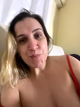Snapshot of Bia_sexynovaes chatting on October 2025 01:18:01 AM Bia sexynovaes online show from October 2025 01:18:01 AM