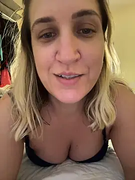 Snapshot of Bia_sexynovaes chatting on November 2025 09:24:01 PM Bia sexynovaes online show from November 2025 09:24:01 PM