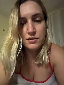 Snapshot of Bia_sexynovaes chatting on December 2025 12:27:01 AM Bia sexynovaes online show from December 2025 12:27:01 AM