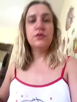 Snapshot of Bia_sexynovaes chatting on December 2025 10:33:01 AM Bia sexynovaes online show from December 2025 10:33:01 AM