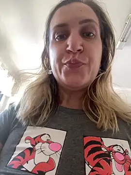 Snapshot of Bia_sexynovaes chatting on February 2026 05:17:02 PM Bia sexynovaes online show from February 2026 05:17:02 PM