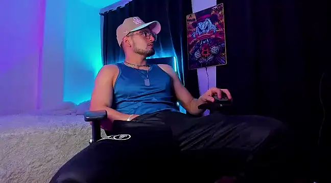 Snapshot of Giomar_Reyes chatting on January 2025 03:34:01 AM Giomar Reyes online show from January 2025 03:34:01 AM