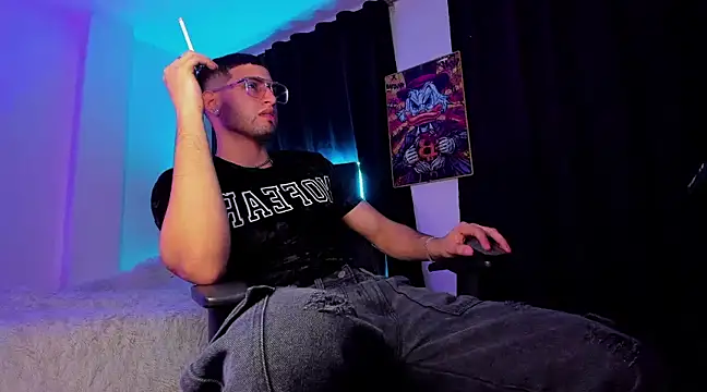 Snapshot of Giomar_Reyes chatting on January 2025 03:06:02 AM Giomar Reyes online show from January 2025 03:06:02 AM