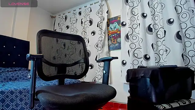 Snapshot of Giomar_Reyes chatting on October 2025 04:32:01 AM Giomar Reyes online show from October 2025 04:32:01 AM