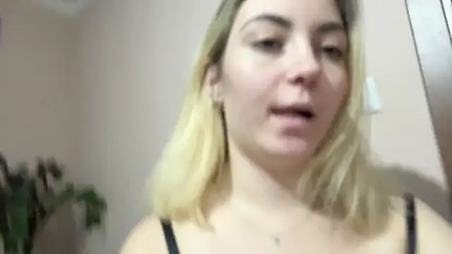 JackyAndHelen online show from December 2024 02:27:01 PM