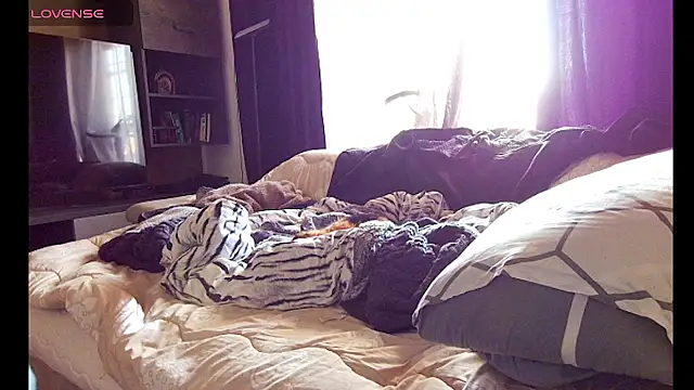 Snapshot of snowpanter chatting on February 2025 07:47:02 AM snowpanter online show from February 2025 07:47:02 AM