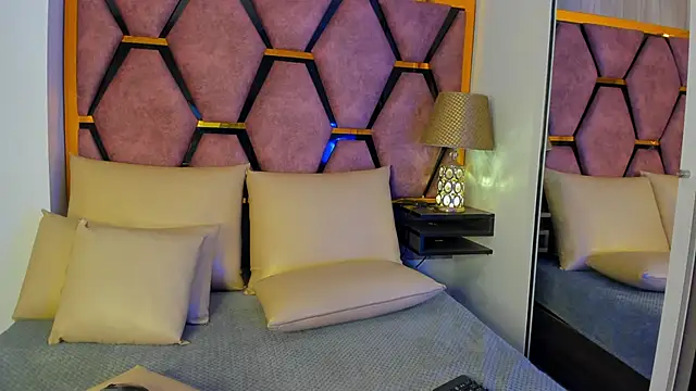 Snapshot of Valery_Foxx_ chatting on December 2024 11:54:02 AM Valery Foxx online show from December 2024 11:54:02 AM