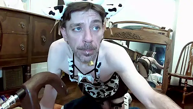 Snapshot of MaxJr8008 chatting on September 2025 06:48:02 AM MaxJr8008 online show from September 2025 06:48:02 AM