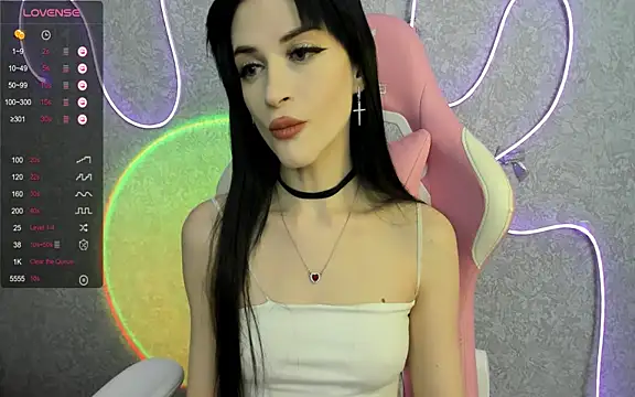 Molly Crystall online show from April 2026 04:34:01 AM
