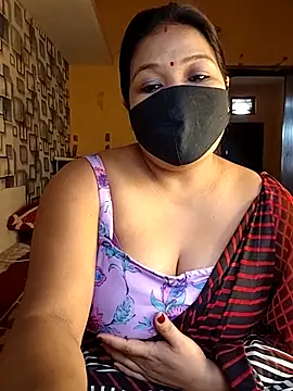 Snapshot of Radhikadavi879 chatting on December 2025 04:50:01 AM Radhikadavi879 online show from December 2025 04:50:01 AM