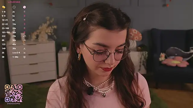 Snapshot of FlairEdgin chatting on November 2025 07:13:02 PM FlairEdgin online show from November 2025 07:13:02 PM