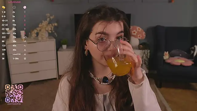 Snapshot of FlairEdgin chatting on November 2025 07:13:01 PM FlairEdgin online show from November 2025 07:13:01 PM