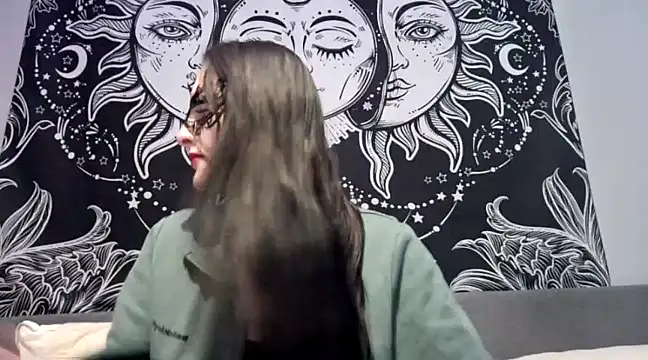 LexiSnowUK online show from February 2025 09:42:02 AM