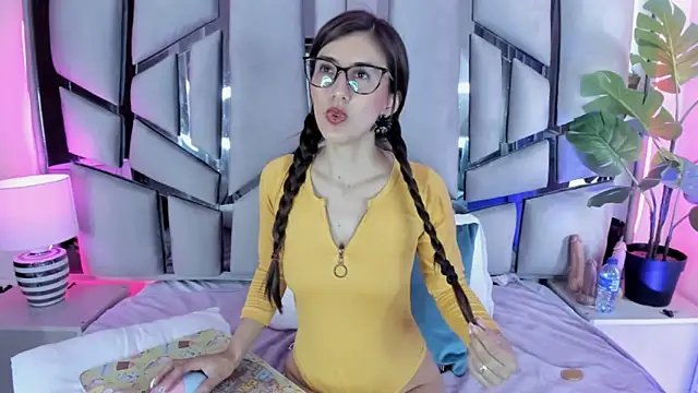 Snapshot of _jade_white_ chatting on November 2025 01:56:02 PM jade white online show from November 2025 01:56:02 PM