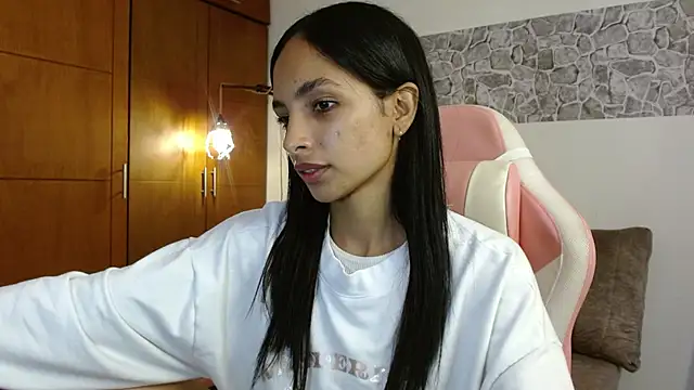 AnnitaSerna  online show from October 2025 03:33:01 PM