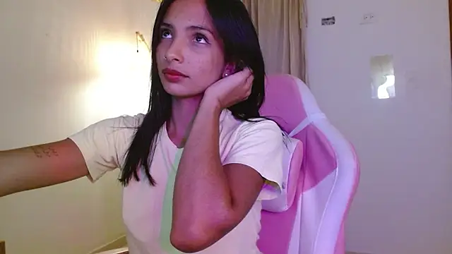 AnnitaSerna  online show from April 2026 03:44:02 AM