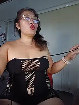 anniecoopeer online show from February 2026 11:46:02 AM