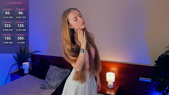 EsmaCarll online show from December 2024 11:12:02 PM