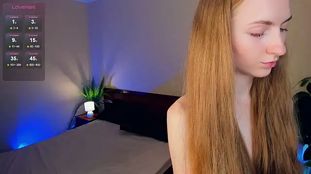 EsmaCarll online show from December 2024 02:44:02 AM