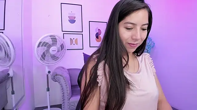 Ema louis  online show from December 2024 12:23:01 PM