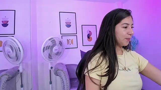 Ema louis  online show from December 2024 12:22:02 PM