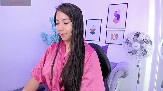 Ema louis  online show from January 2025 12:24:01 PM