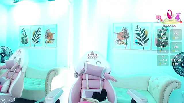 Ema louis  online show from April 2026 07:47:02 PM