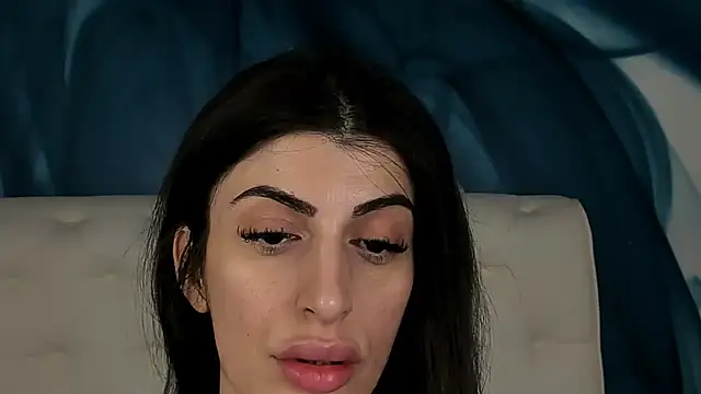 SkinnyDolly online show from December 2025 03:01:02 AM