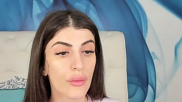 SkinnyDolly online show from December 2025 03:13:01 AM