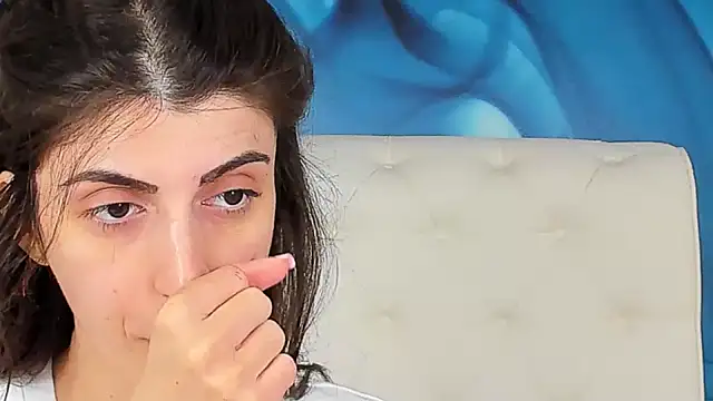 SkinnyDolly online show from May 2026 02:42:02 AM