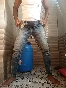 Snapshot of MrNick74 chatting on December 2024 08:31:01 AM MrNick74 online show from December 2024 08:31:01 AM